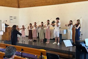 Die Violinklasse von Monika Johannsen lädt zu einem abwechslungsreichen Konzert ein.