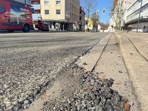 Die aufgrund eines Ölverlustes erforderlichen Sanierungsarbeiten im Bereich der Hauptstraße sind weitgehend abgeschlossen. 