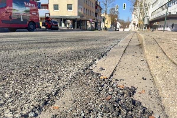 Die aufgrund eines Ölverlustes erforderlichen Sanierungsarbeiten im Bereich der Hauptstraße sind weitgehend abgeschlossen. 