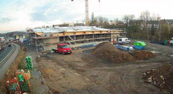 Der Baufortschritt des neuen Hallenbades ist deutlich sichtbar.