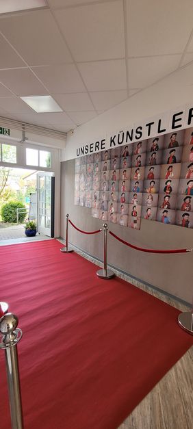 Die kleinen "Sternen-Künstler" haben ihre Werke vorgestellt.