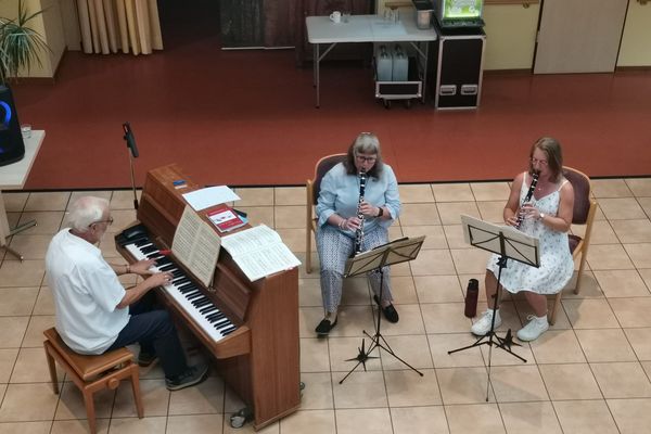 Die Musikschule der Stadt Hemer sorgte am Donnerstag, den 26. Juni, mit einem facettenreichen Konzert für große Begeisterung im Atrium des Altenheims Hermann von der Becke. 
