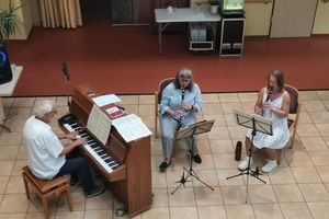 Die Musikschule der Stadt Hemer sorgte am Donnerstag, den 26. Juni, mit einem facettenreichen Konzert für große Begeisterung im Atrium des Altenheims Hermann von der Becke. Die Musikschule der Stadt Hemer sorgte am Donnerstag, den 26. Juni, mit einem facettenreichen Konzert für große Begeisterung im Atrium des Altenheims Hermann von der Becke.