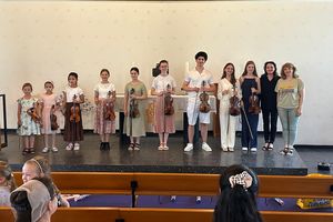 Am 22. Juni fand in der Kreuzkirche in Hemer – Landhausen ein Klassenkonzert der Musikschule der Stadt Hemer mit abwechslungsreichem Programm statt. Am 22. Juni fand in der Kreuzkirche in Hemer – Landhausen ein Klassenkonzert der Musikschule der Stadt Hemer mit abwechslungsreichem Programm statt.