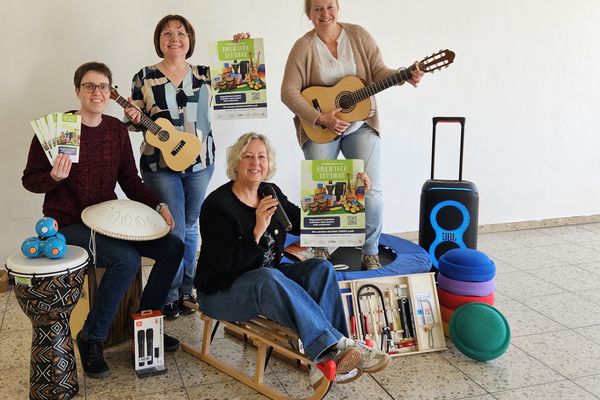 Das Team der Stadtbücherei freut sich auf die Eröffnung der "Bibliothek der Dinge".