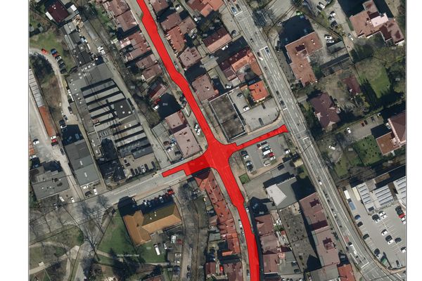 Deckensanierung auf der Hauptstraße nach Ölunfall 